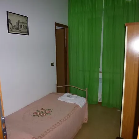Ξενοδοχείο Consul 3*